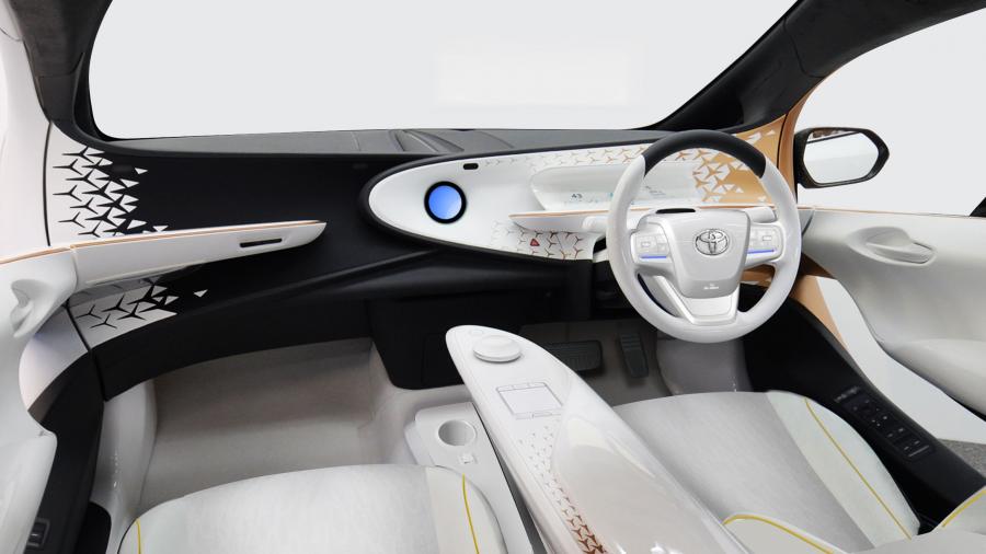 Торпедо Toyota LQ 2019 года  (фото 8 из 13)